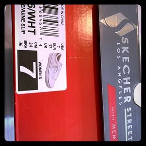 Skechers Size 7 shoes